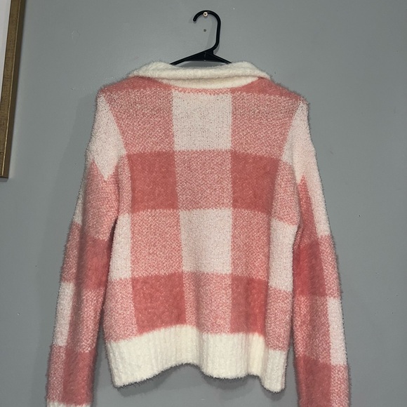 No Boundaries Pink and White Checkered Women's Sweater - Picture 2 of 2